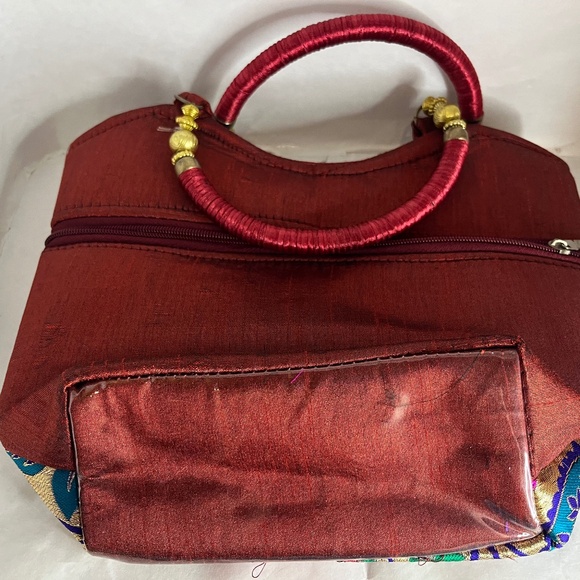 Lotus and Woman Decorated Exotic Tote Zip Closure - Picture 4 of 7